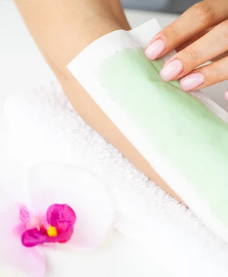 process-depilation-female-hands-in-a-beauty-salon-2026-01-08-07-22-25-utc